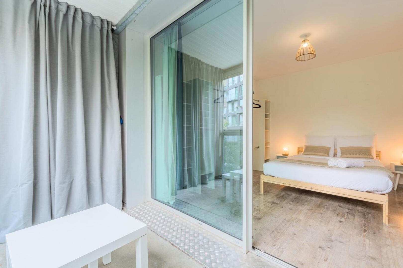 Apartment Near Metro With Parking & Balconies Лил Екстериор снимка