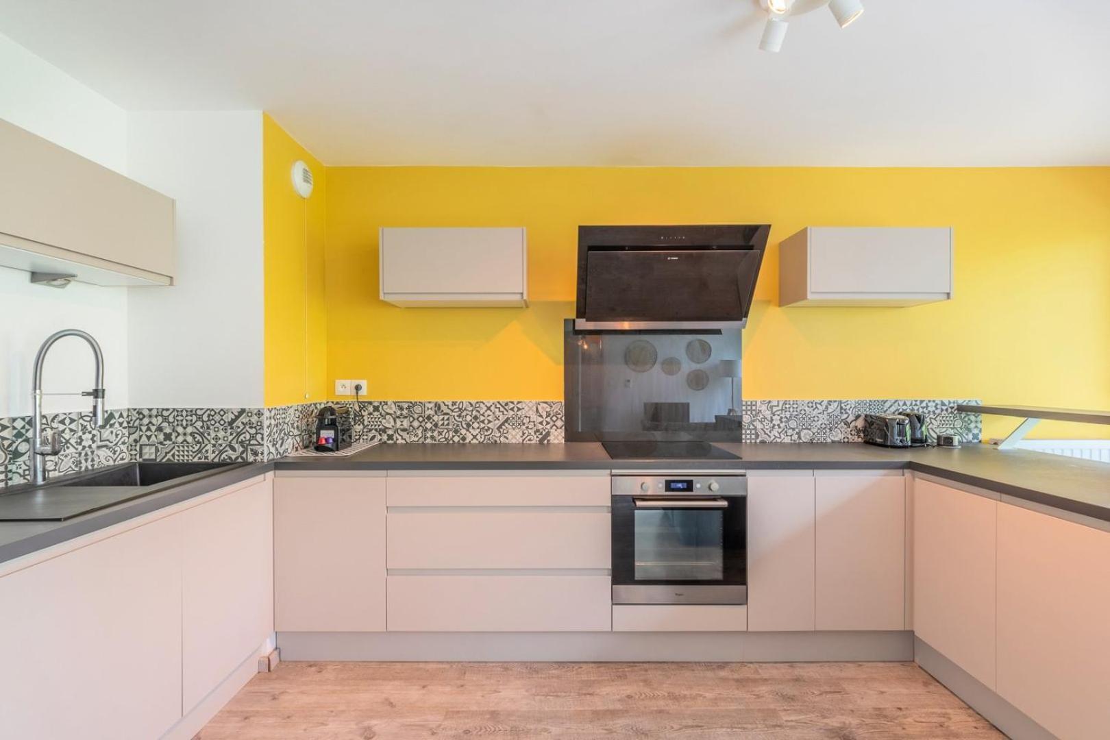 Apartment Near Metro With Parking & Balconies Лил Екстериор снимка