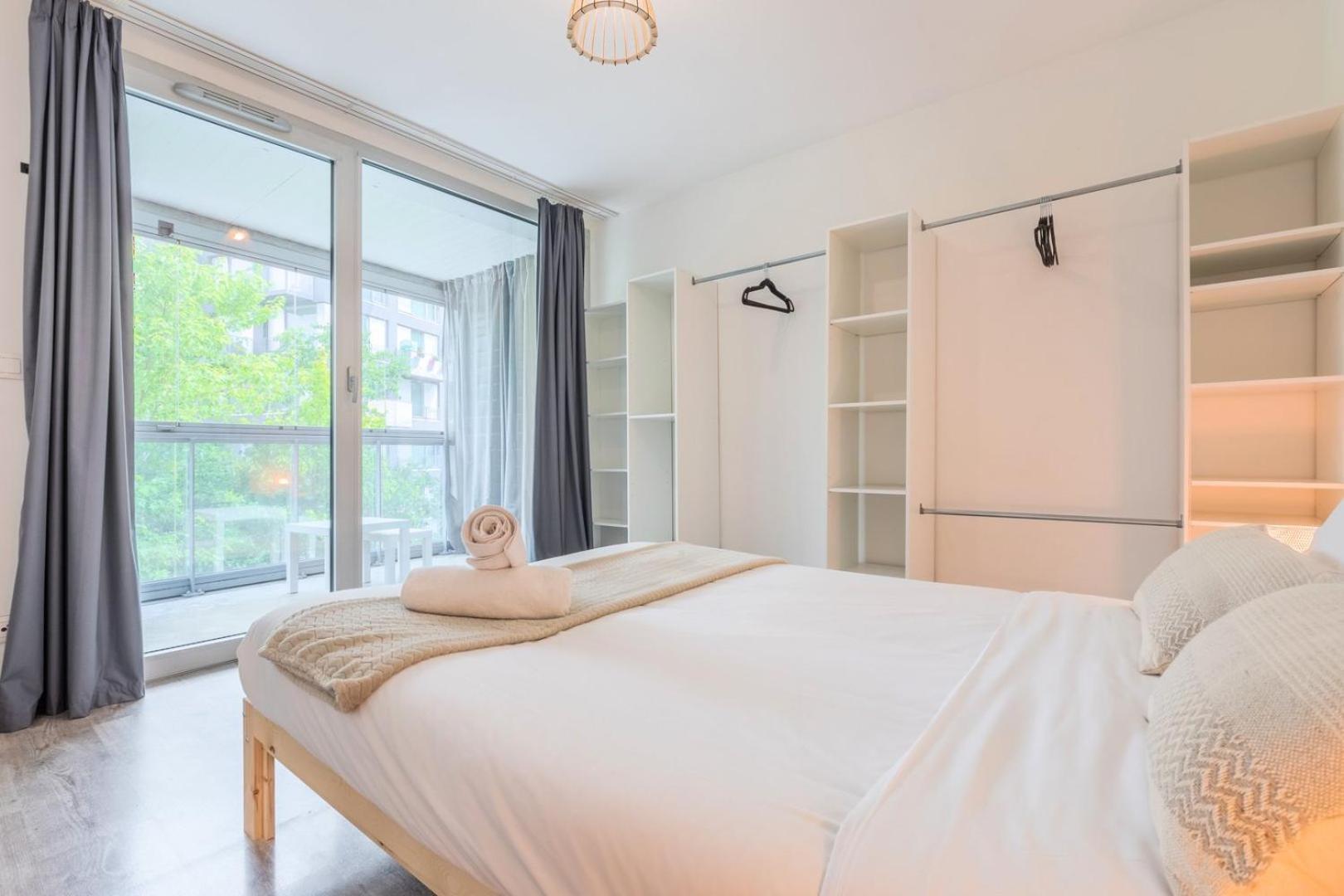 Apartment Near Metro With Parking & Balconies Лил Екстериор снимка