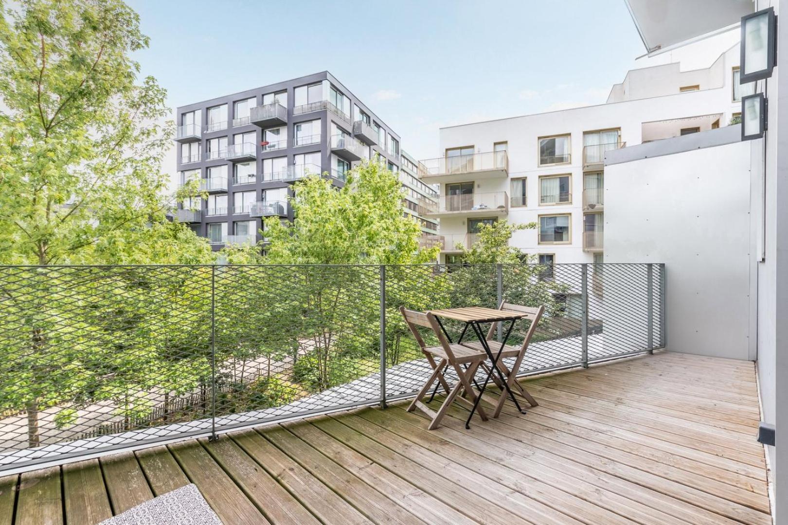 Apartment Near Metro With Parking & Balconies Лил Екстериор снимка