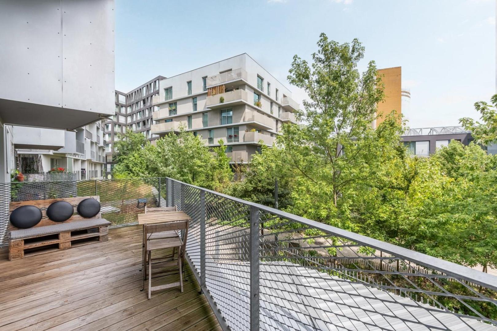 Apartment Near Metro With Parking & Balconies Лил Екстериор снимка